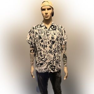 No Boundaries Rayon Blend Graphic short Sleeve Button Up Size Large